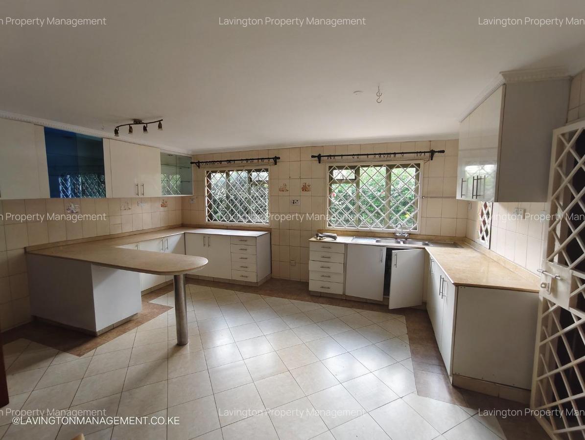 4 Bed Townhouse with En Suite at Lavington Green - 7