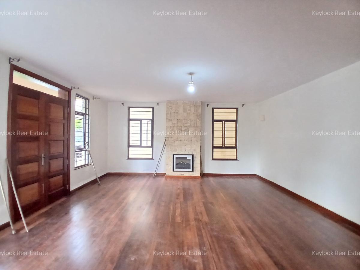 5 Bed Townhouse with En Suite at Lavington - 10