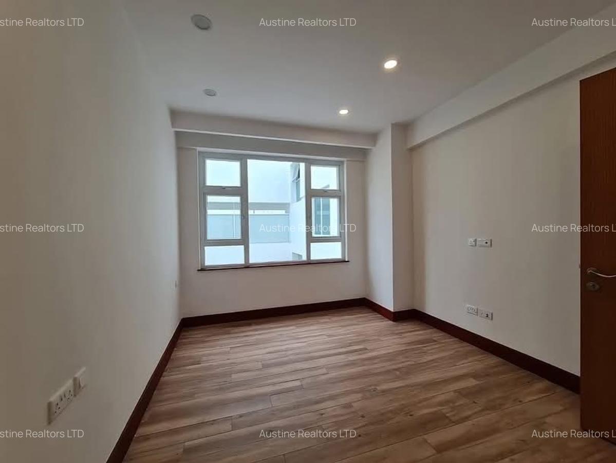 Serviced 3 Bed Apartment with En Suite in Parklands - 9