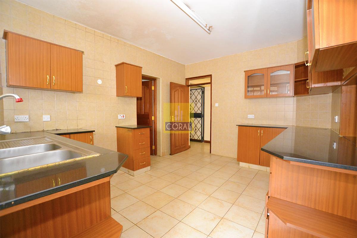 4 Bed Apartment in Parklands - 6