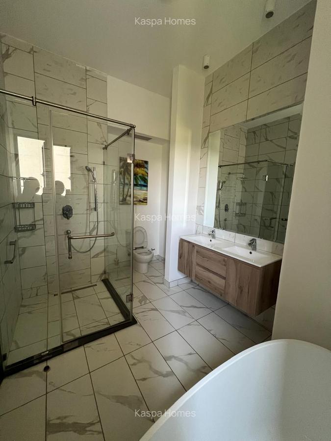 Serviced 3 Bed Apartment with En Suite in Runda - 4
