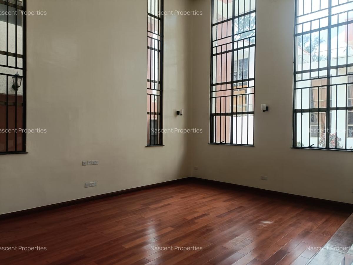 5 Bed Townhouse with En Suite in Lavington - 15