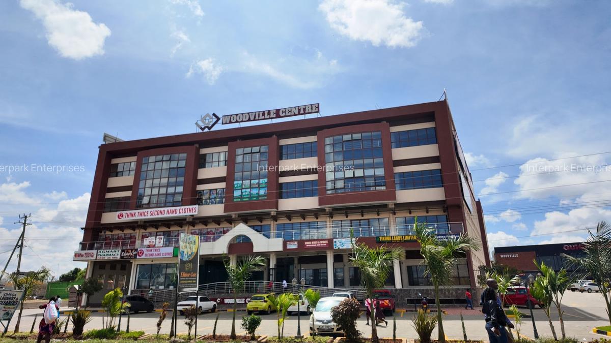 400 ft² Commercial Property at Joska - 6