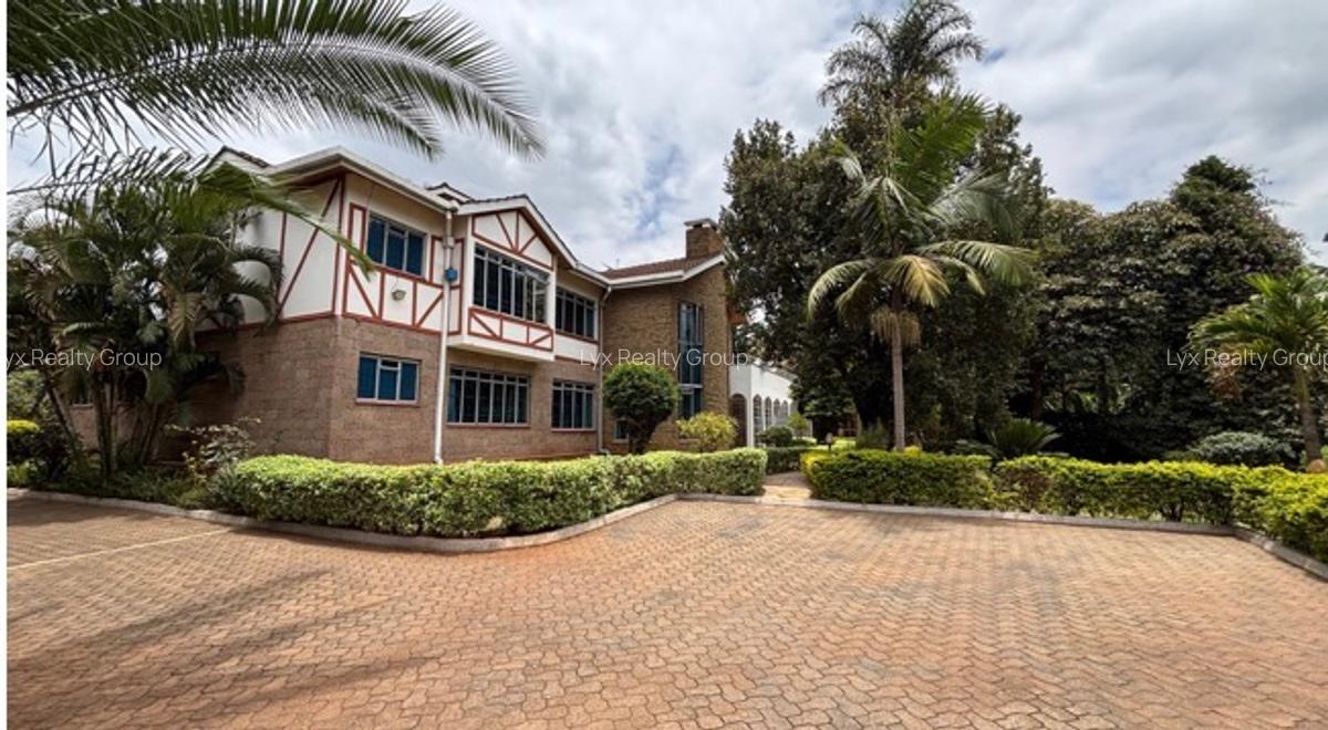 5 Bed Villa with En Suite in Runda - 20