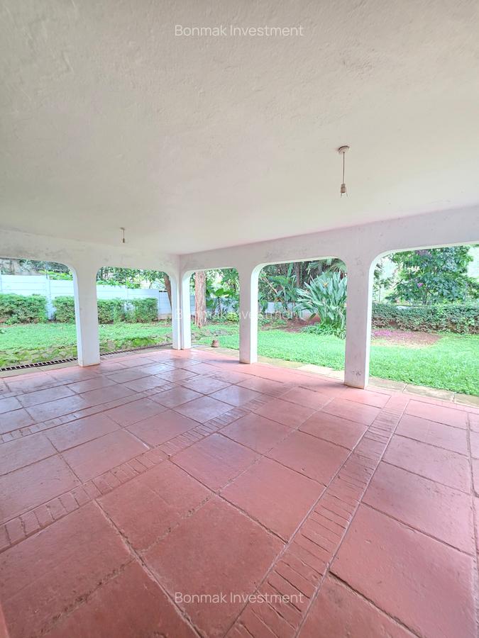 4 Bed House with En Suite at Hillview Estate. - 11