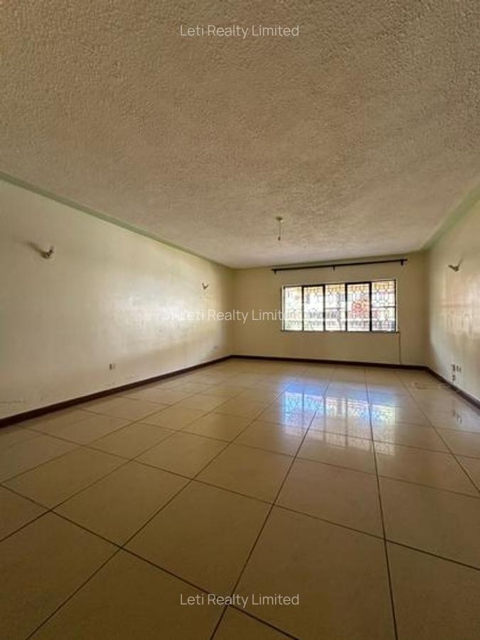 5 Bed Townhouse with En Suite in Lavington - 7