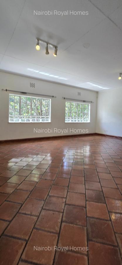 4 Bed House with En Suite at Lavington Road - 18
