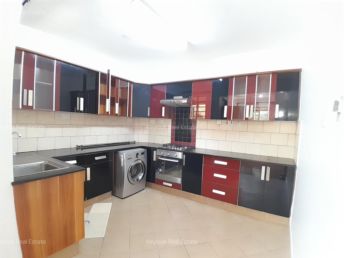 3 Bed Apartment with En Suite at Lavington Green - 8