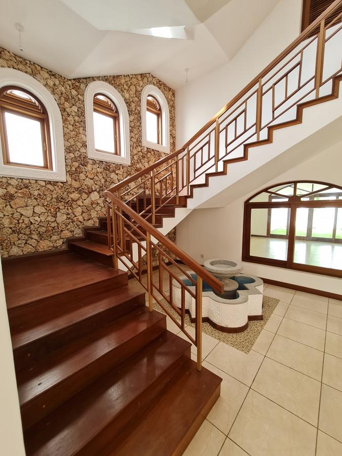 4 Bed Villa with En Suite in Nyali Area - 16