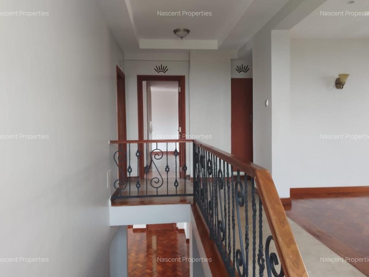 3 Bed Apartment with En Suite in Riverside - 13