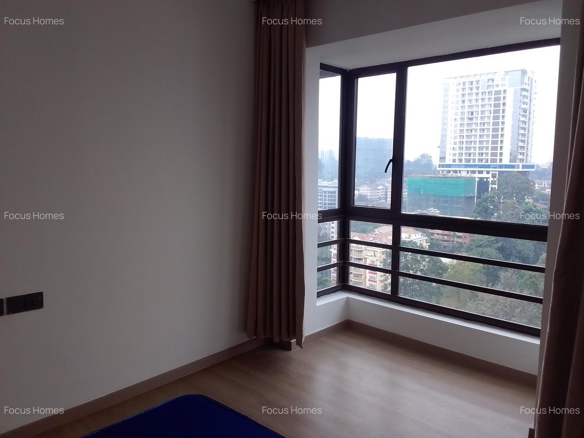 3 Bed Apartment with En Suite in Riverside - 11