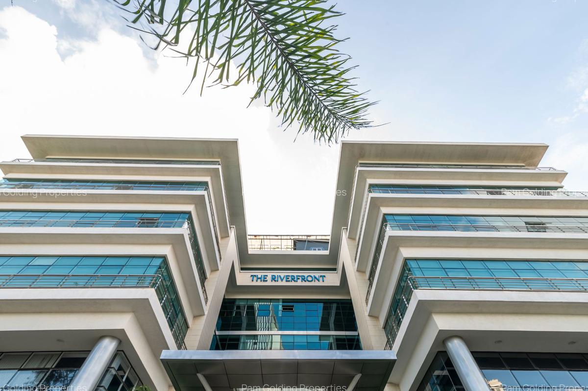 301 m² Office with Backup Generator in Riverside - 8