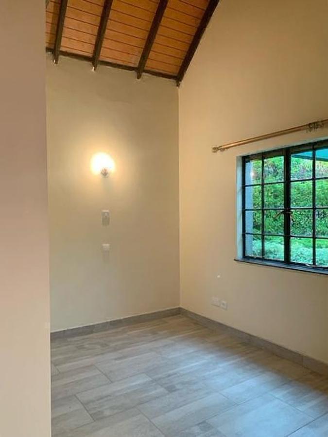 4 Bed Townhouse with En Suite at Oledume Road - 11