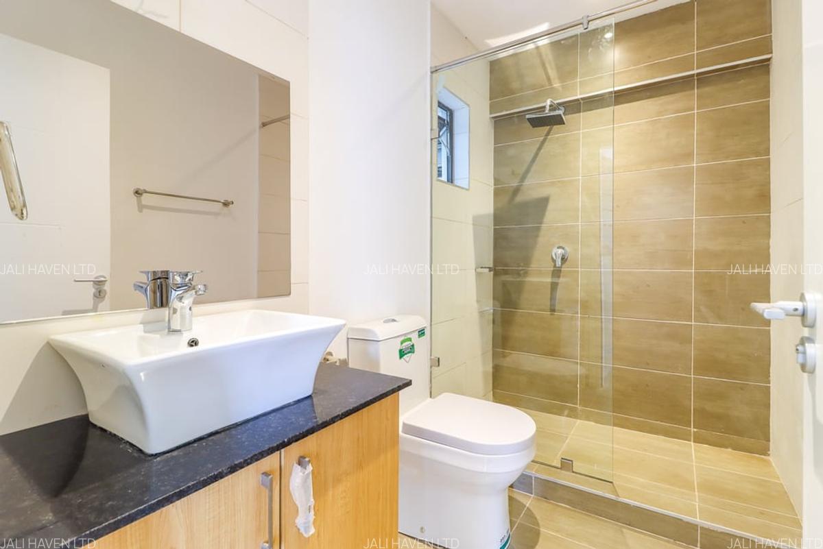 3 Bed Apartment with En Suite in Kilimani - 12