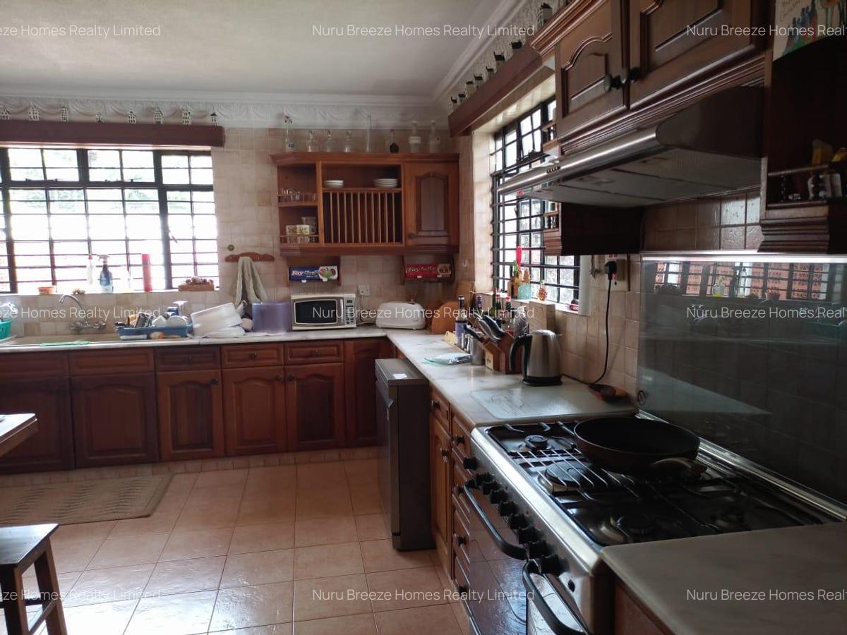 4 Bed House with En Suite in Runda - 3