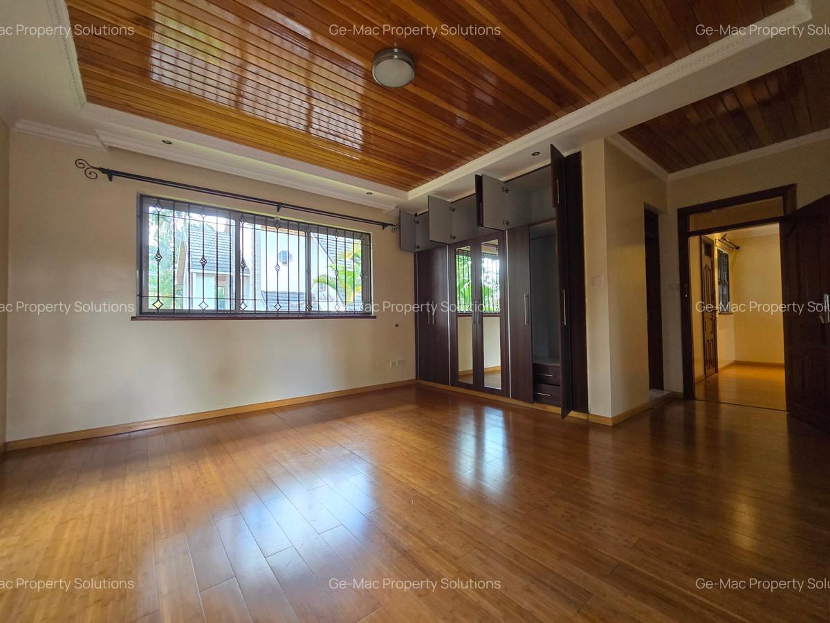 4 Bed House with En Suite in Runda - 11