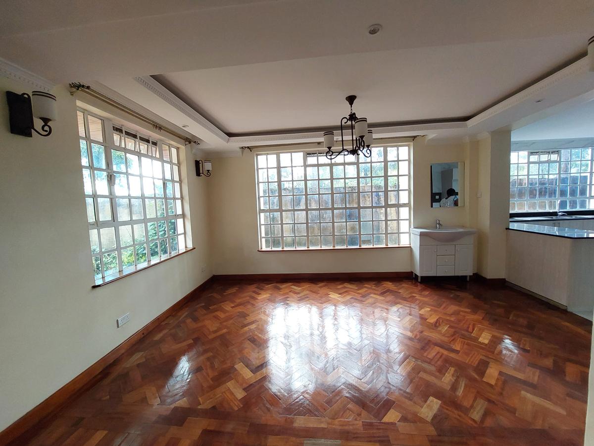 6 Bed Townhouse with En Suite at Lavington Road - 6