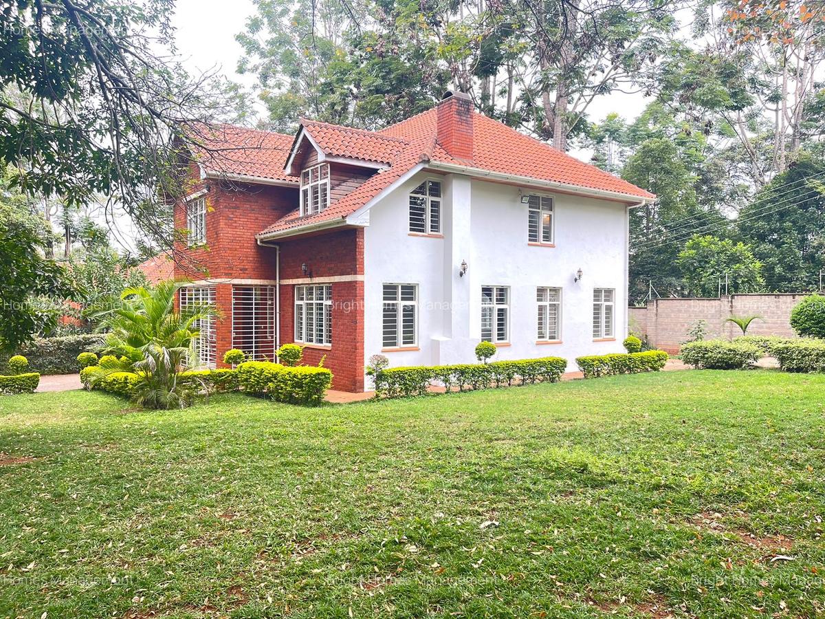5 Bed Villa with En Suite in Rosslyn - 1