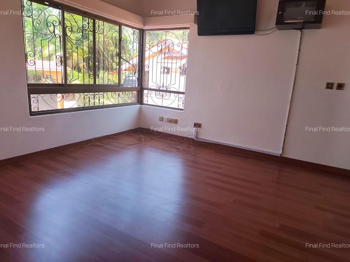 6 Bed House with Staff Quarters in Runda - 11