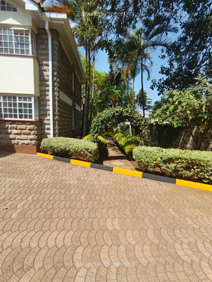 4 Bed House with En Suite in Gigiri - 18