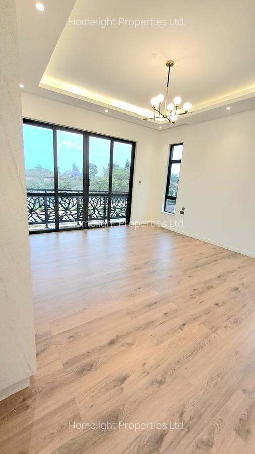 5 Bed Villa with En Suite at Lavington - 20