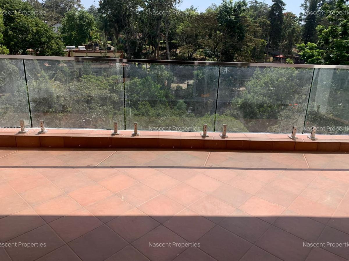 2 Bed Apartment with En Suite in Westlands Area - 12