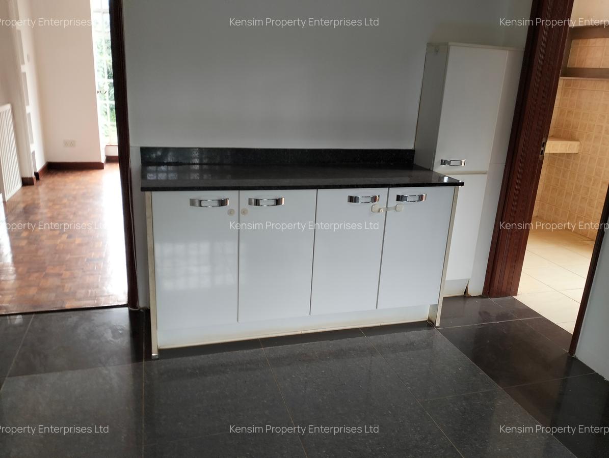 4 Bed Townhouse with En Suite in Nyari - 14