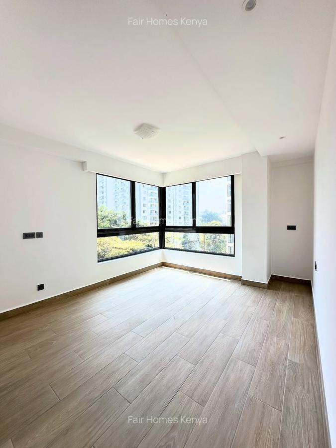 3 Bed Apartment with En Suite at Riverside Drive - 9