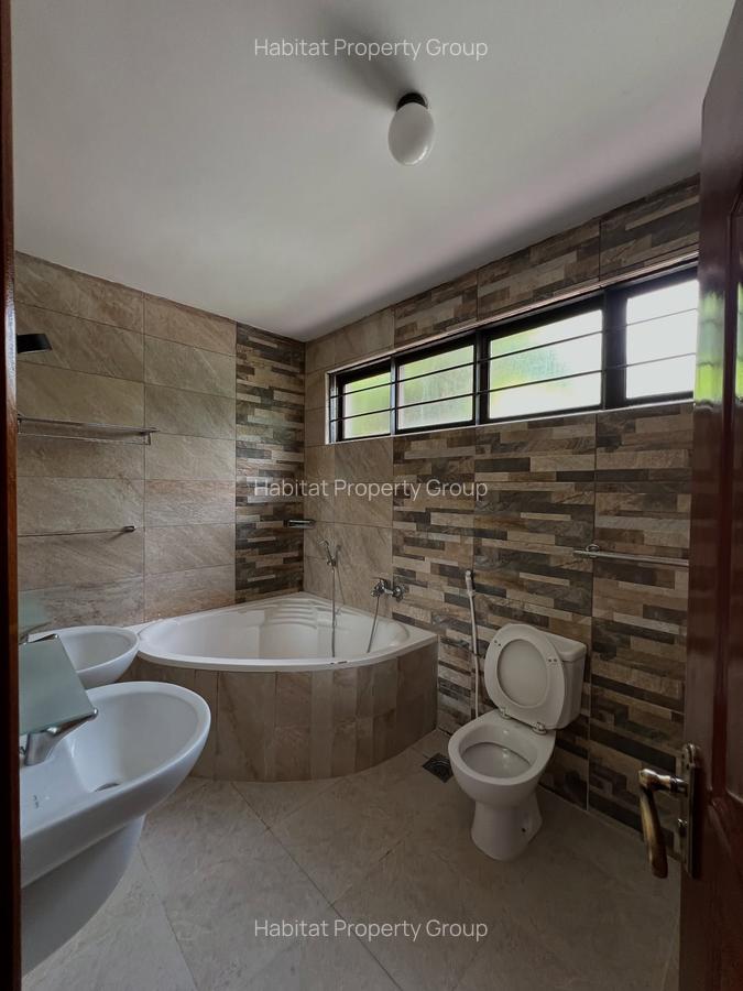 5 Bed Townhouse with En Suite at Convent Road - 11