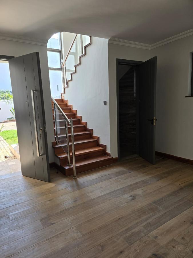 5 Bed Townhouse with En Suite in Lavington - 7