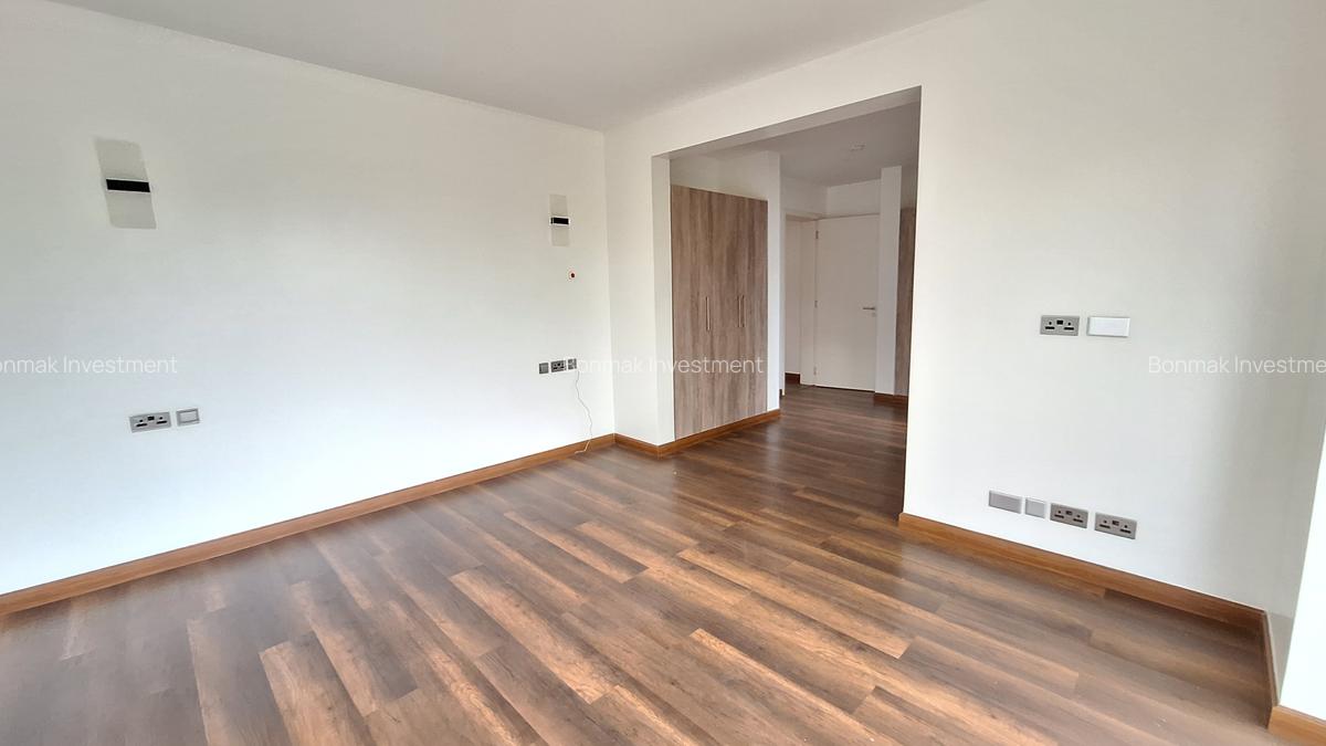 4 Bed Townhouse with En Suite at Karbaserian Avanue - 13