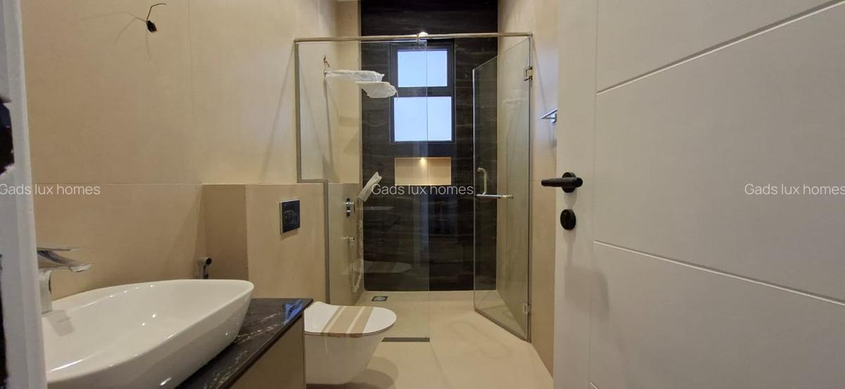 5 Bed Villa with En Suite at Lavington - 14