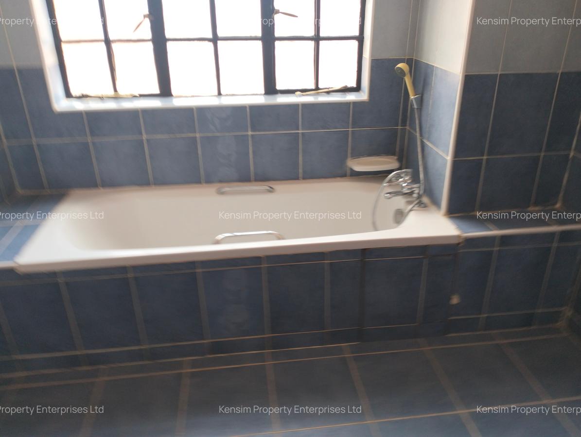 5 Bed Townhouse with En Suite in Lavington - 15