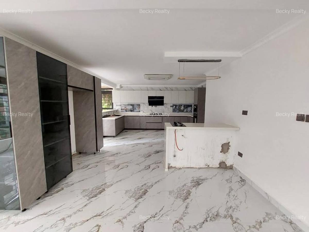 6 Bed House with En Suite at Daykio Bustani - 2