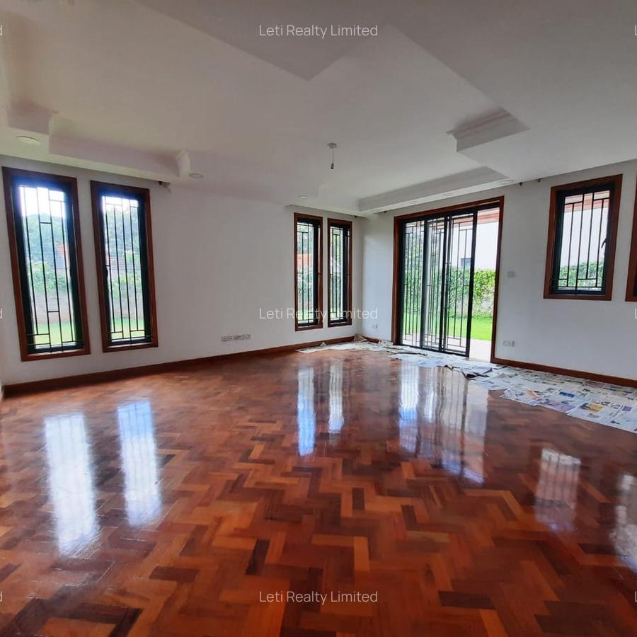 5 Bed Townhouse with En Suite in Lavington - 4