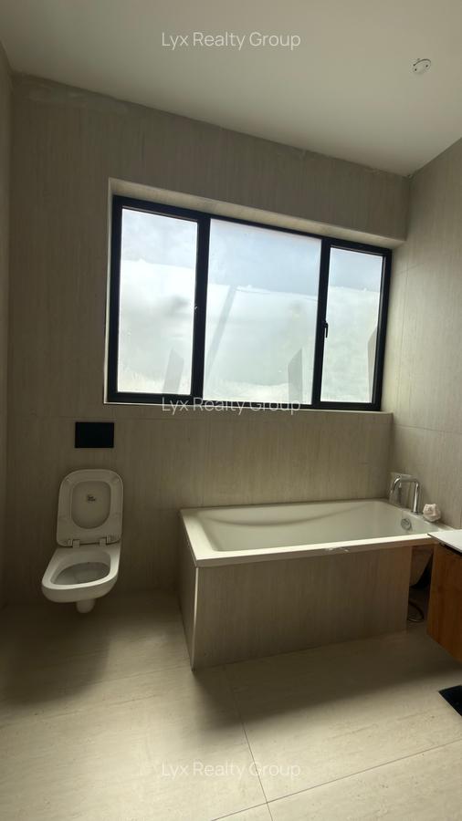 5 Bed Townhouse with En Suite in Kitisuru - 11