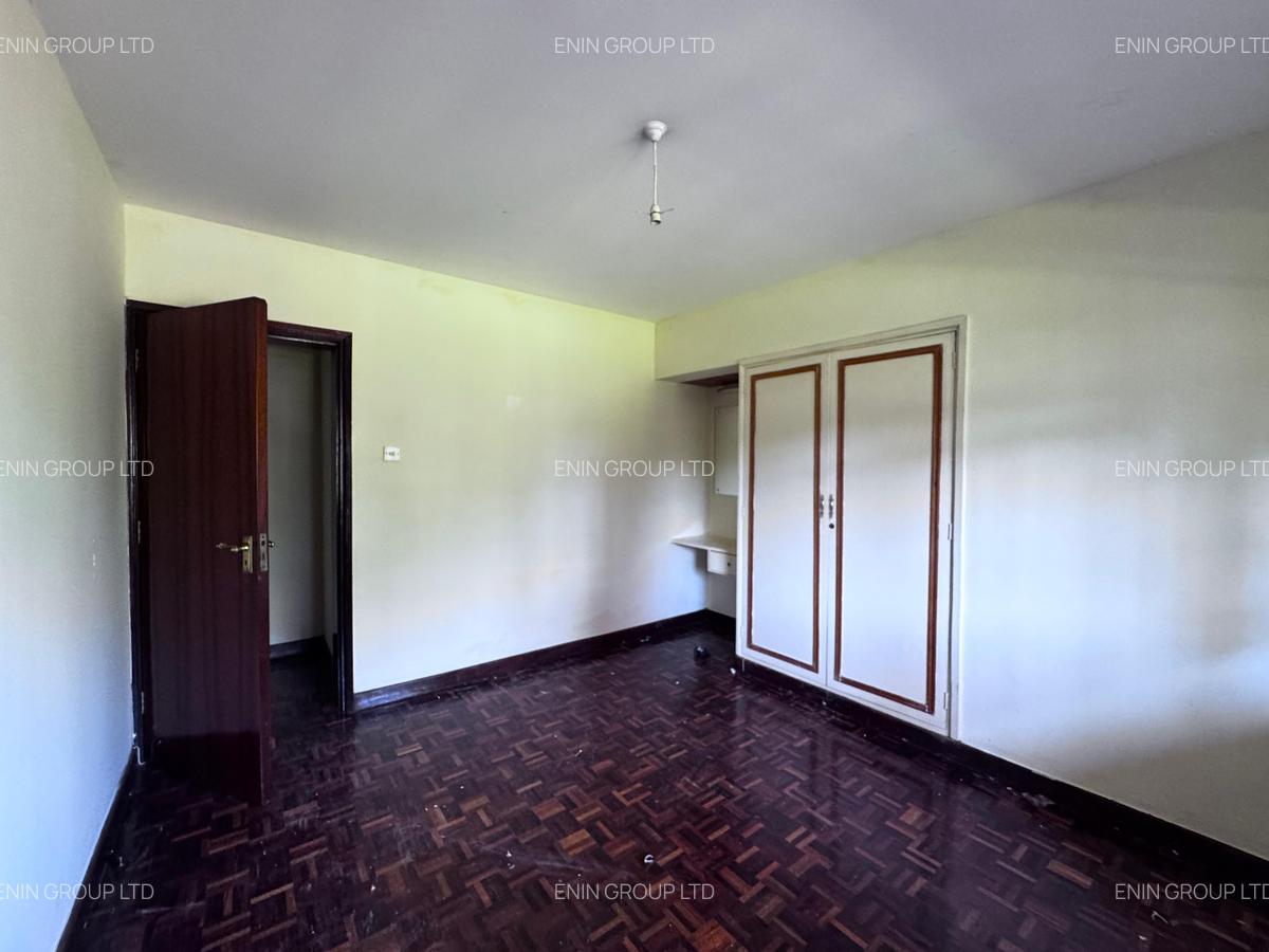 4 Bed House with En Suite in Nyari - 8