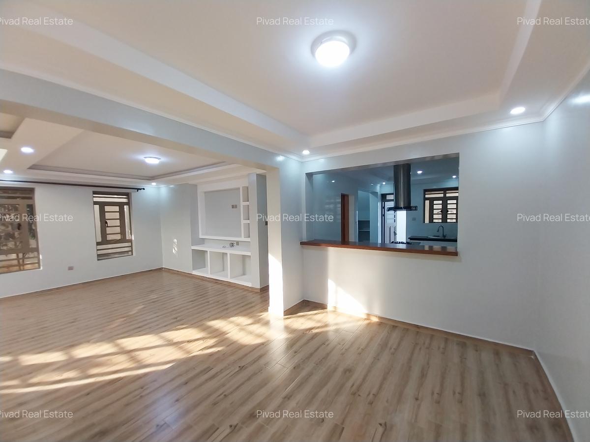 4 Bed Townhouse with En Suite in Kamakis - 13