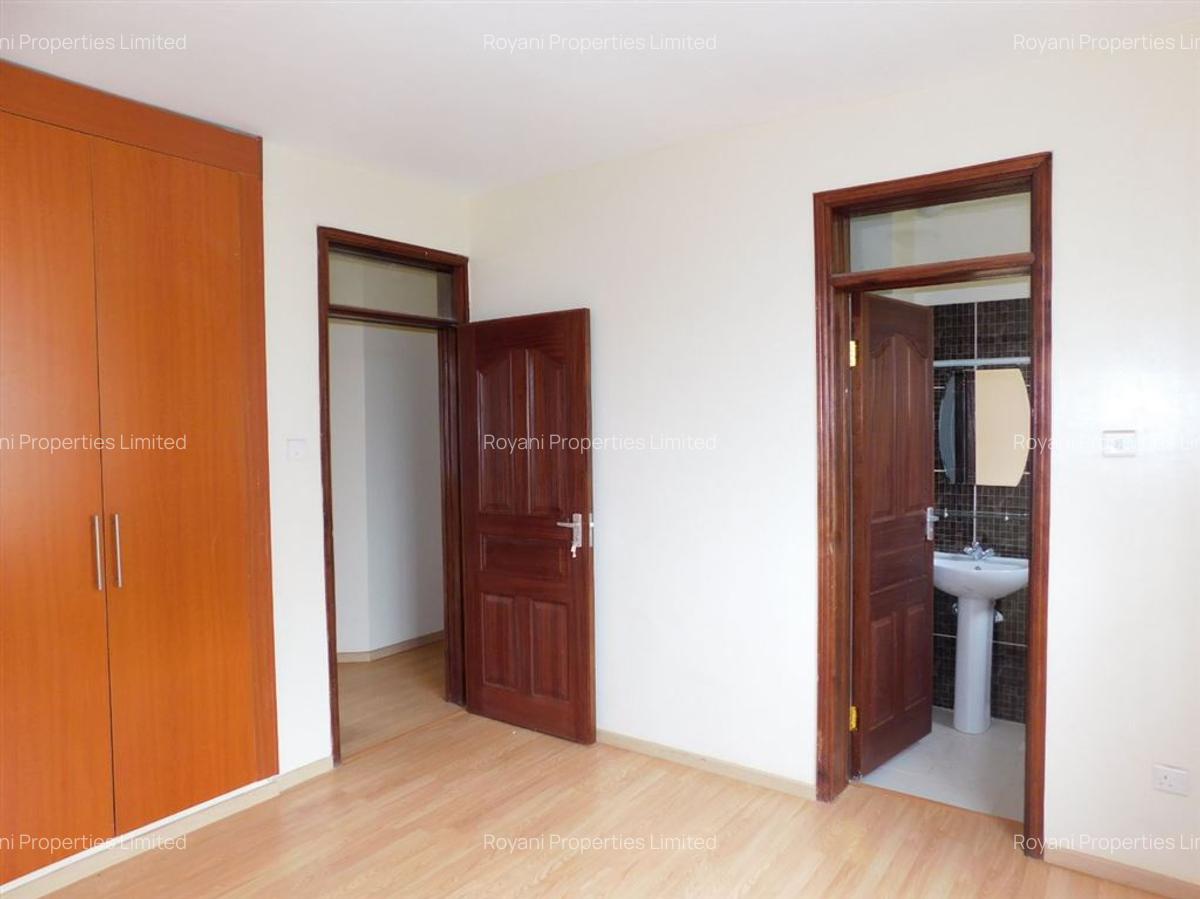 3 Bed Apartment with En Suite at Fourways Junction Estate - 11