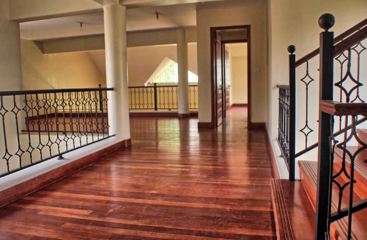 5 Bed Townhouse with En Suite at Convent Drive - 5