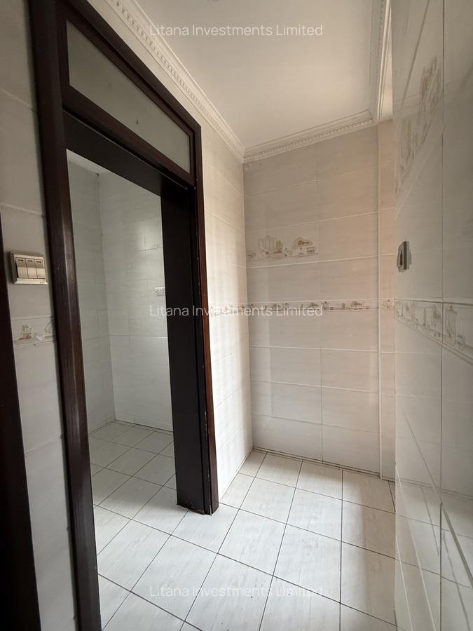 5 Bed Townhouse with En Suite in Lavington - 8