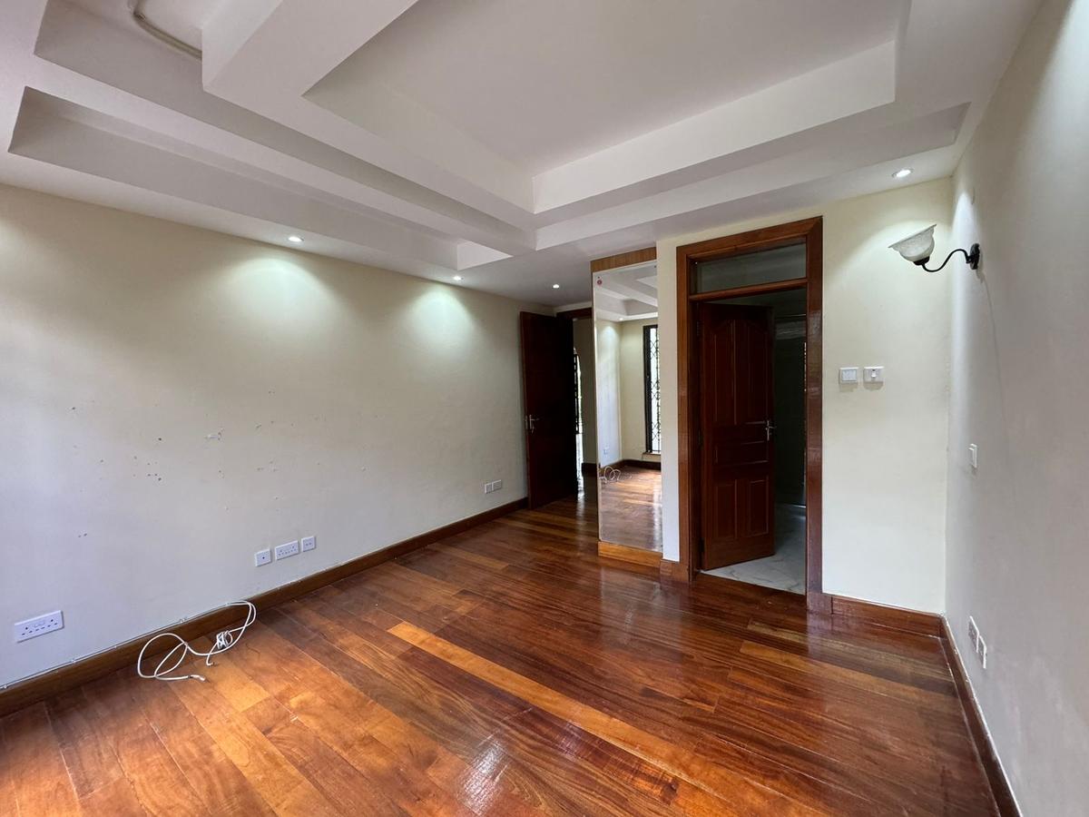 5 Bed Townhouse with En Suite in Lavington - 5