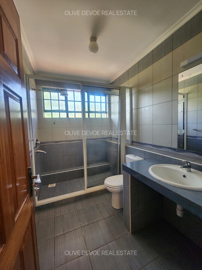 4 Bed Townhouse with En Suite in Lavington - 9