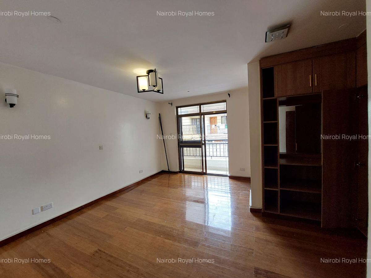 6 Bed Townhouse with En Suite at Convent Drive - 18