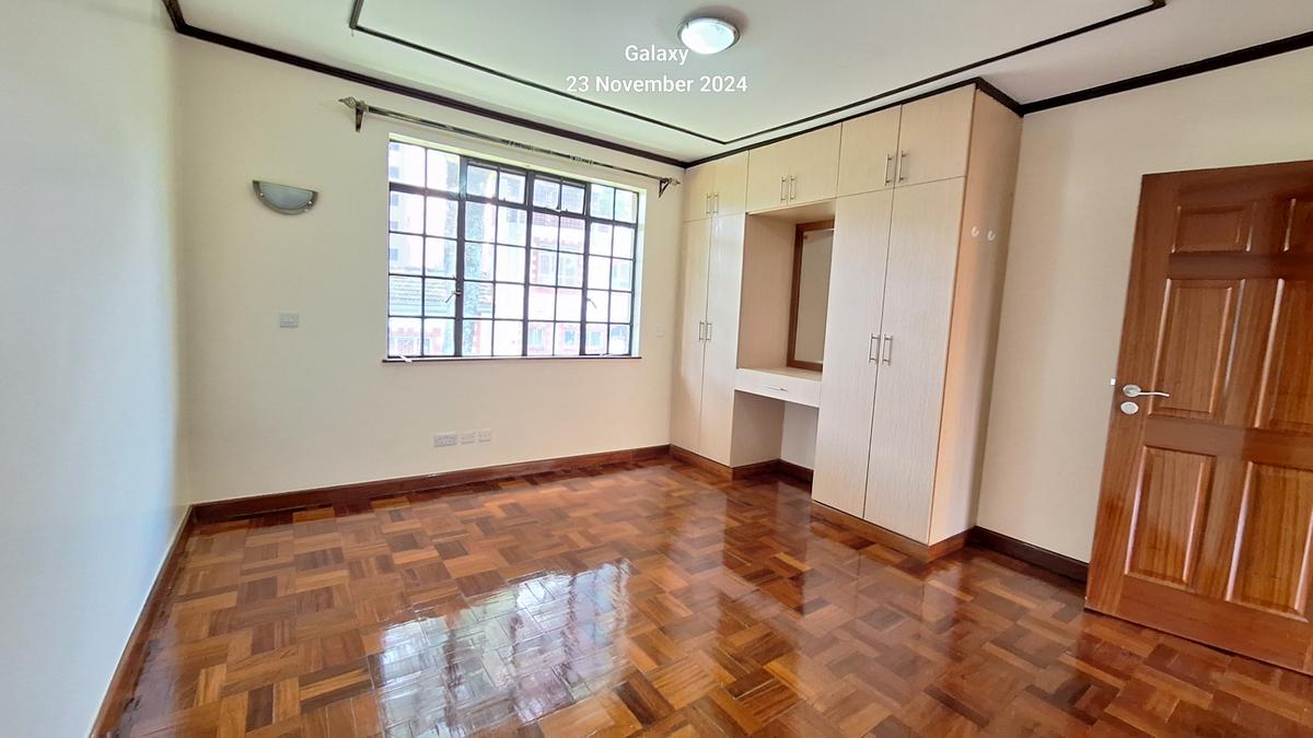 4 Bed Townhouse with En Suite in Lavington - 12