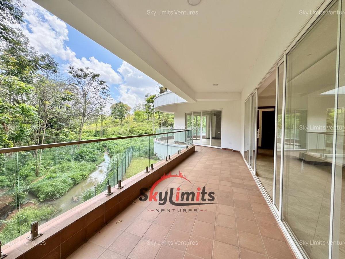 4 Bed Apartment with En Suite in Parklands - 1