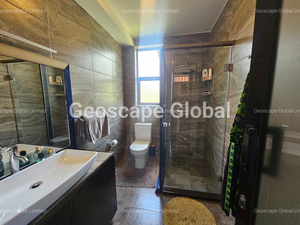 5 Bed House with En Suite in Runda - 13