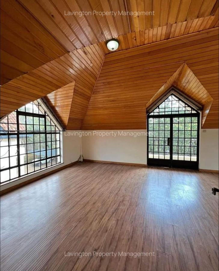 5 Bed Townhouse with En Suite at Lavington Green - 3