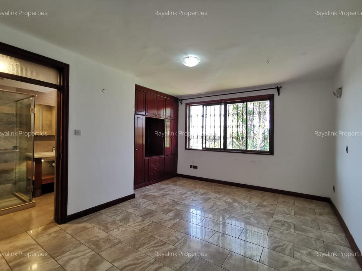 4 Bed Townhouse with En Suite at Grevillea Groove - 10