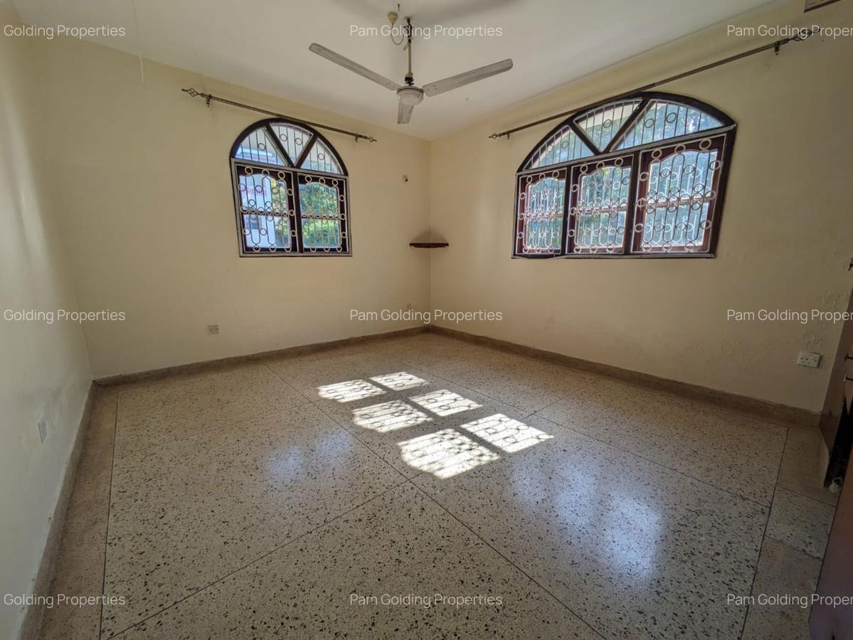 4 Bed Townhouse with En Suite in Nyali Area - 14